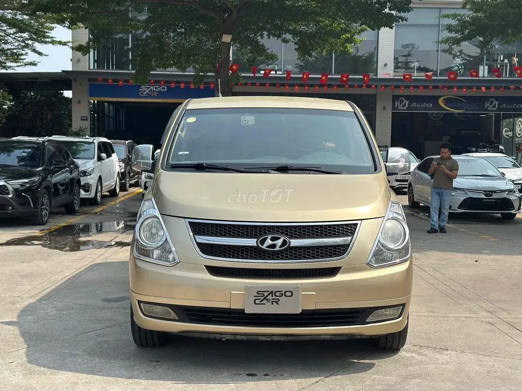 Hyundai Starex 2011 photo 2