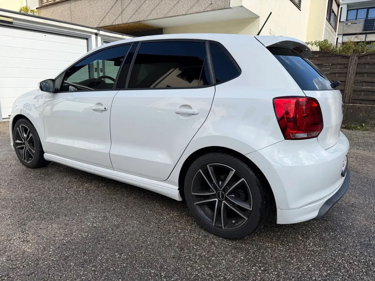 Volkswagen Polo 2012 photo 2