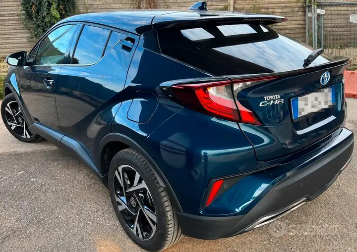 Toyota C-Hr 2023 photo 2