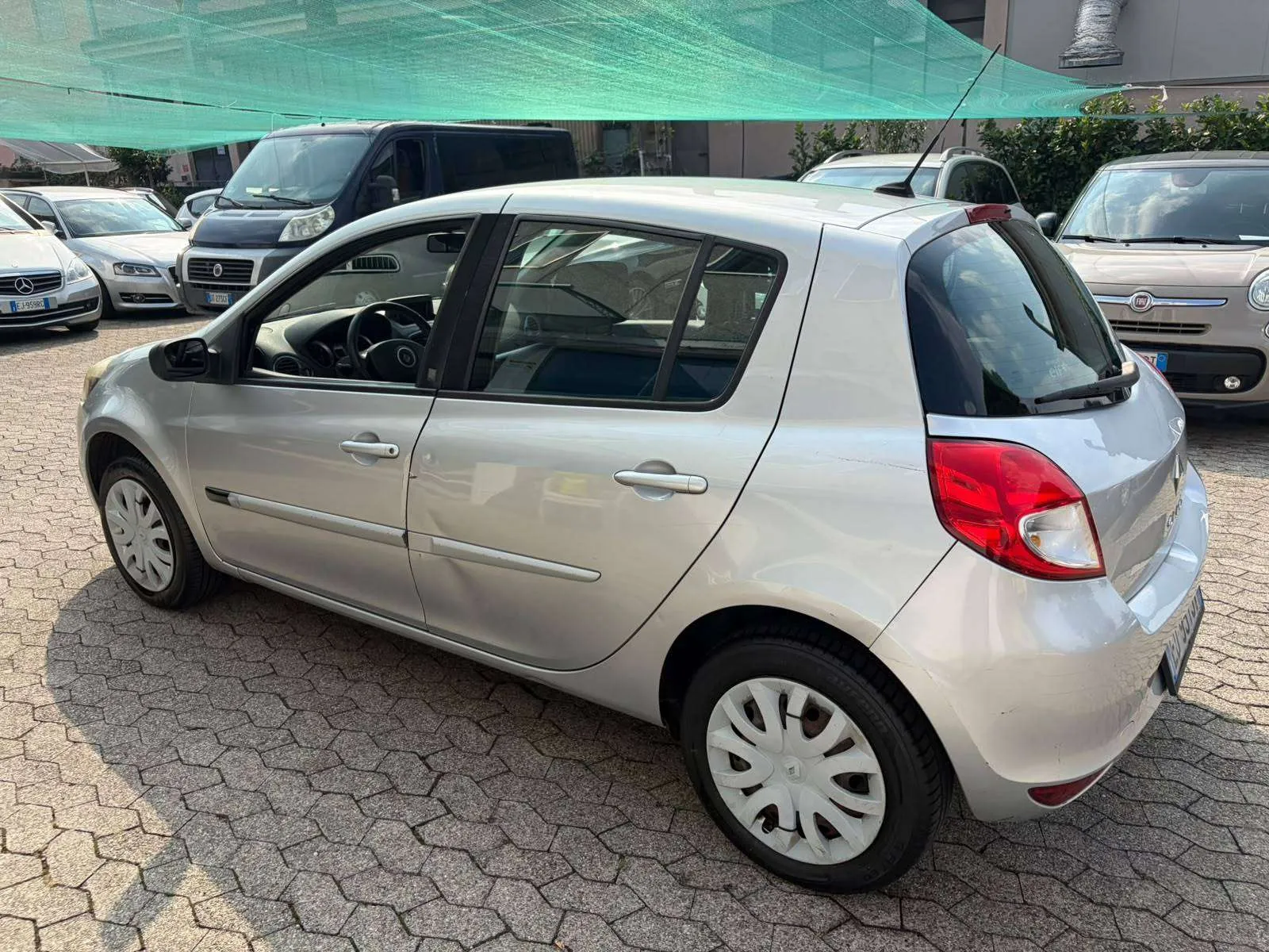 Renault Clio 2010 photo 5
