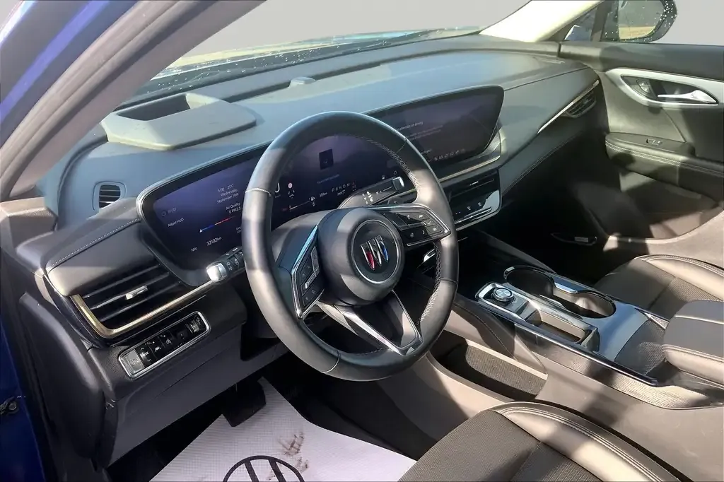 Buick Envision 2024 photo 2