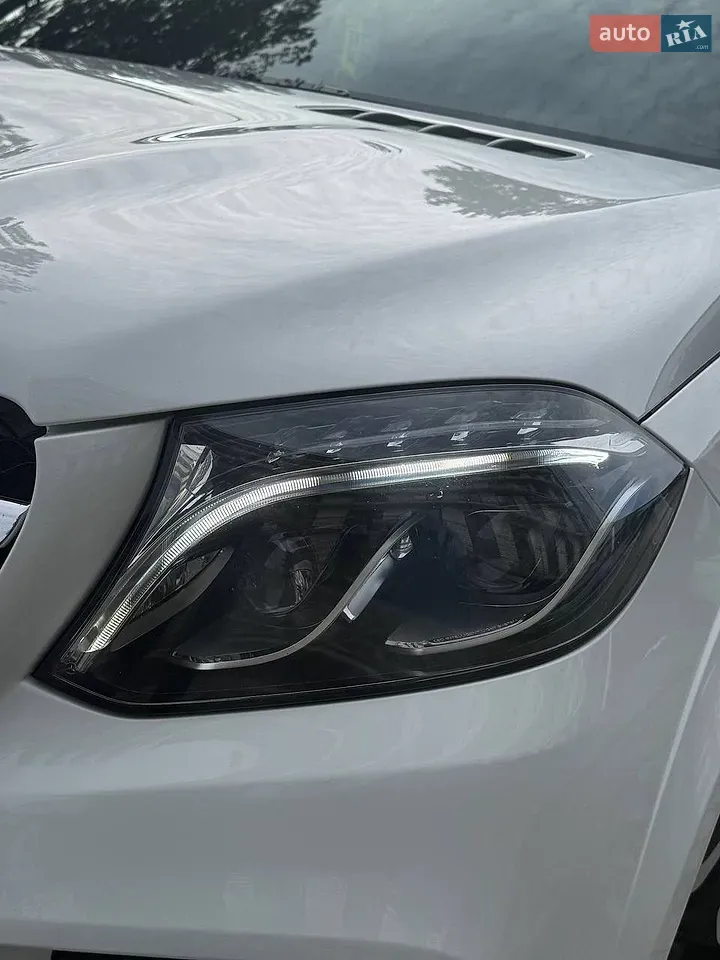 Mercedes-Benz Gls-Class 2018 photo 2