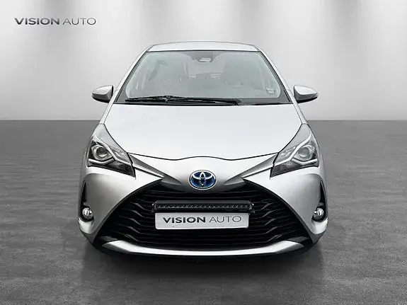 Toyota Yaris 2018 photo 2