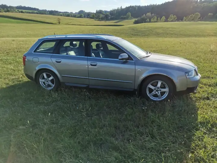 Audi A4 2002 photo 2