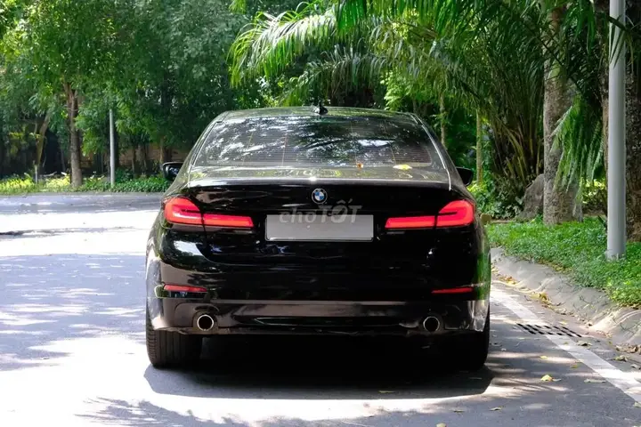 BMW 5 Series 2018 photo 3
