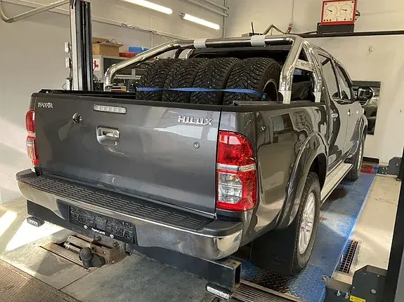 Toyota Hilux 2015 photo 4