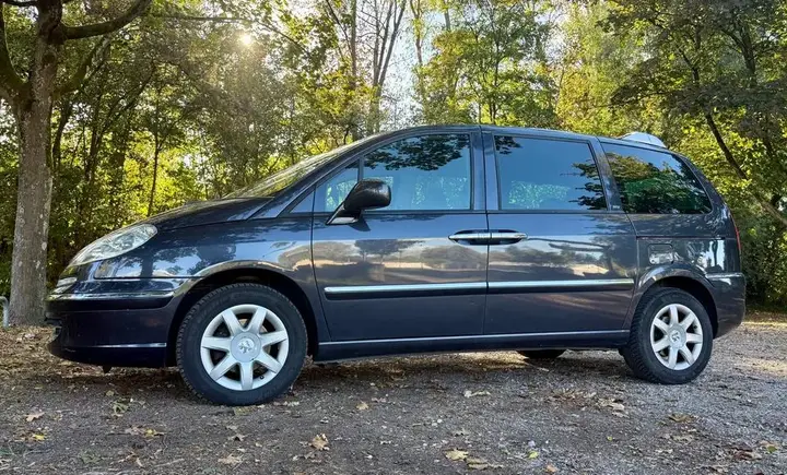 Peugeot 807