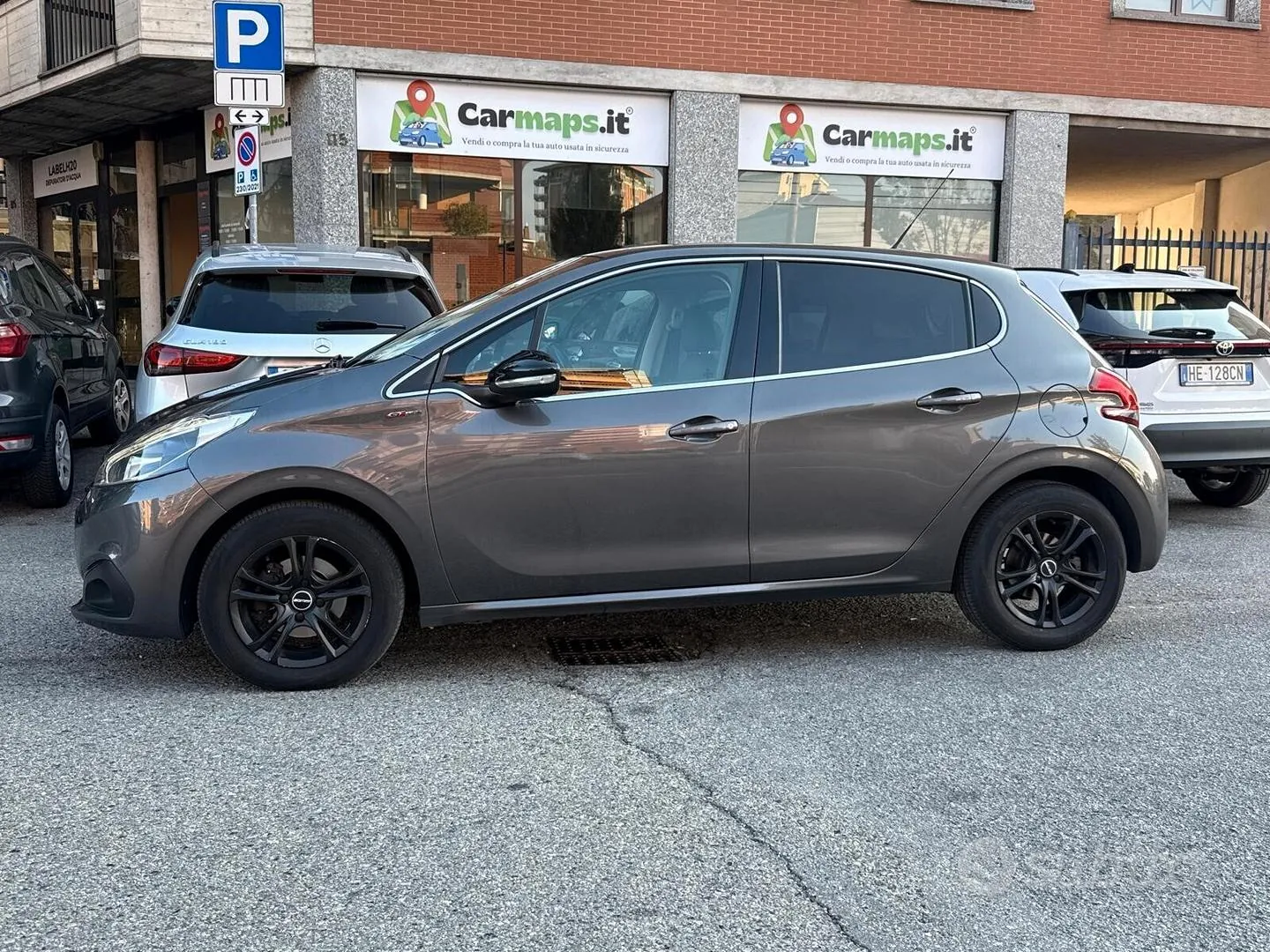 Peugeot 208