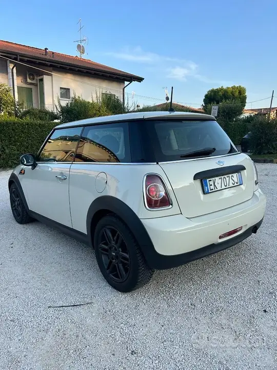Mini Cooper 2011 photo 4