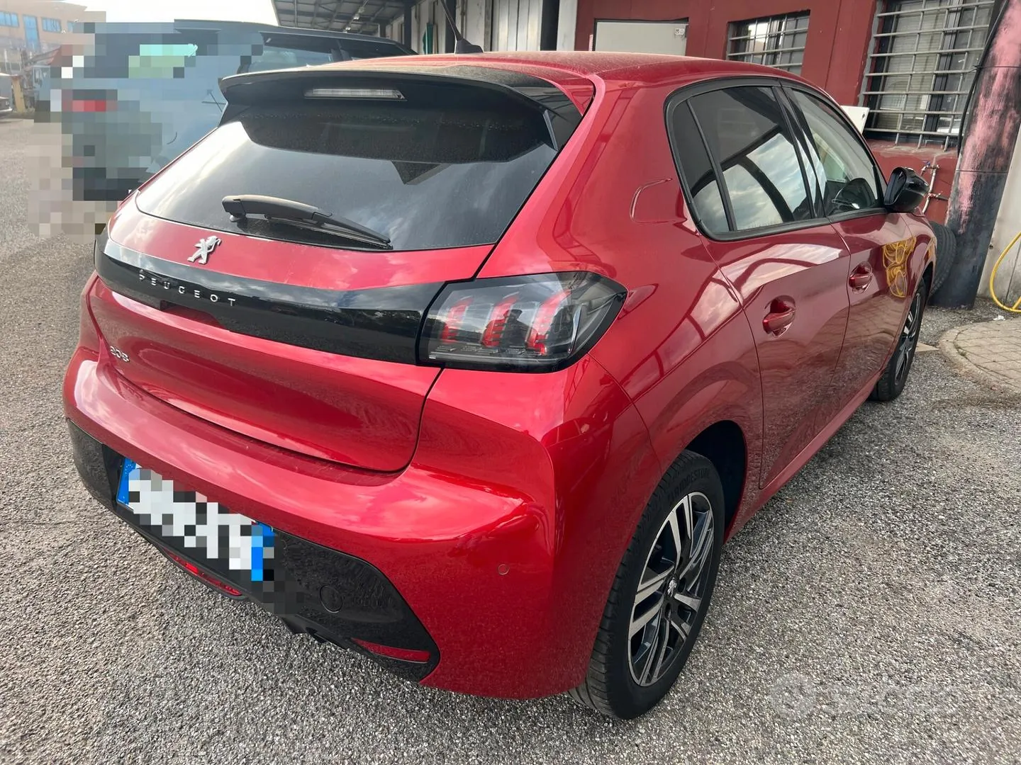 Peugeot 208 2022 photo 3