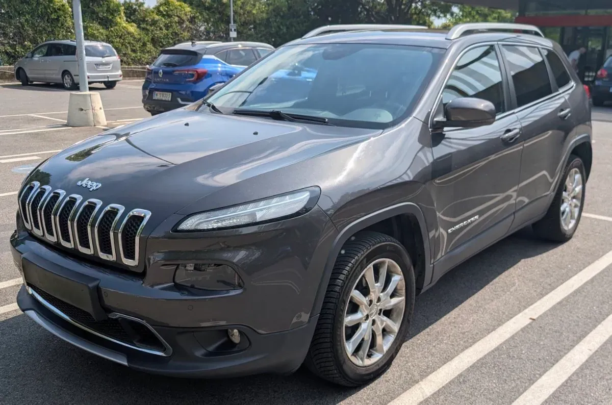 Jeep Cherokee 2015 photo 3