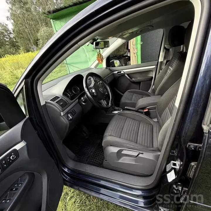 Volkswagen Touran 2015 photo 5