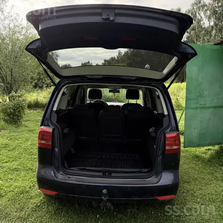Volkswagen Touran 2015 photo 2