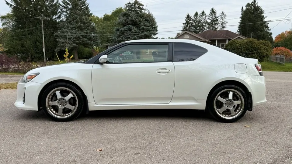 Scion Tc 2015 photo 2