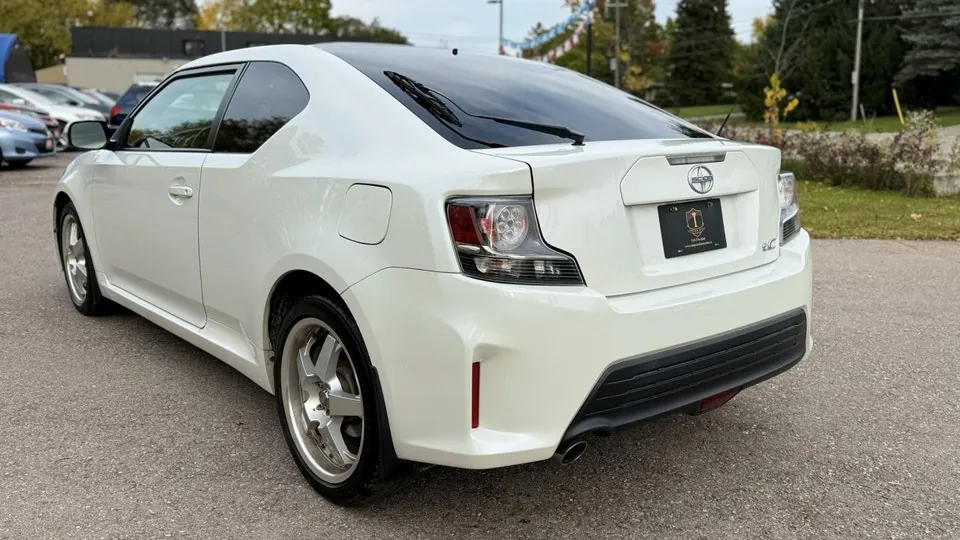 Scion Tc 2015 photo 3