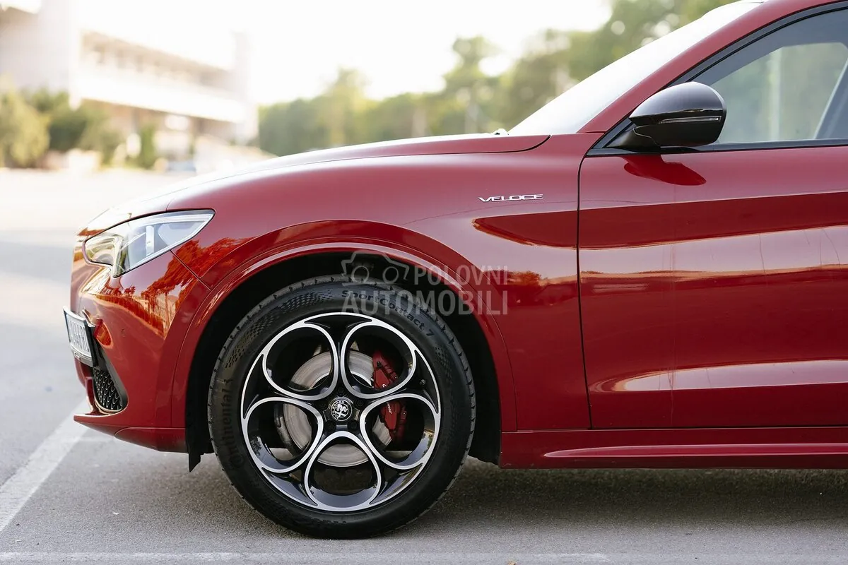 Alfa Romeo Stelvio 2022 photo 2