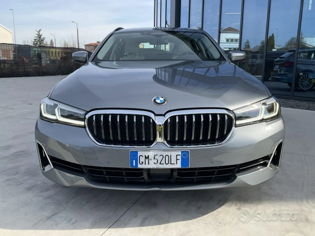 BMW 5 Series 2022 photo 2