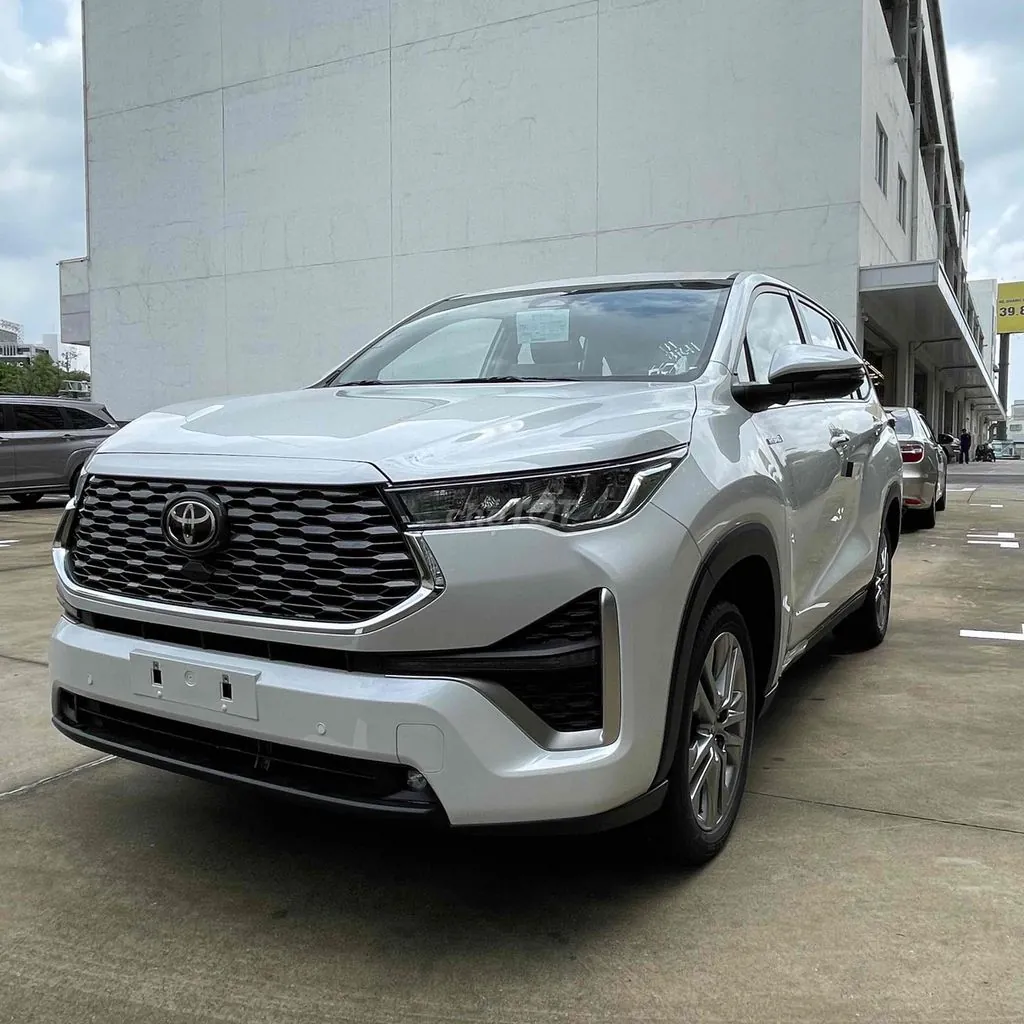 Toyota Innova Cross 2026 photo 2