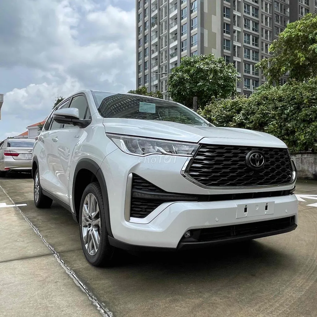 Toyota Innova Cross 2026 photo 3