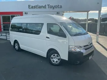 Toyota Hiace 2015 photo 2