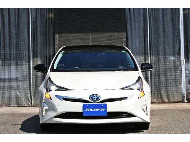 Toyota Prius 2018 photo 2