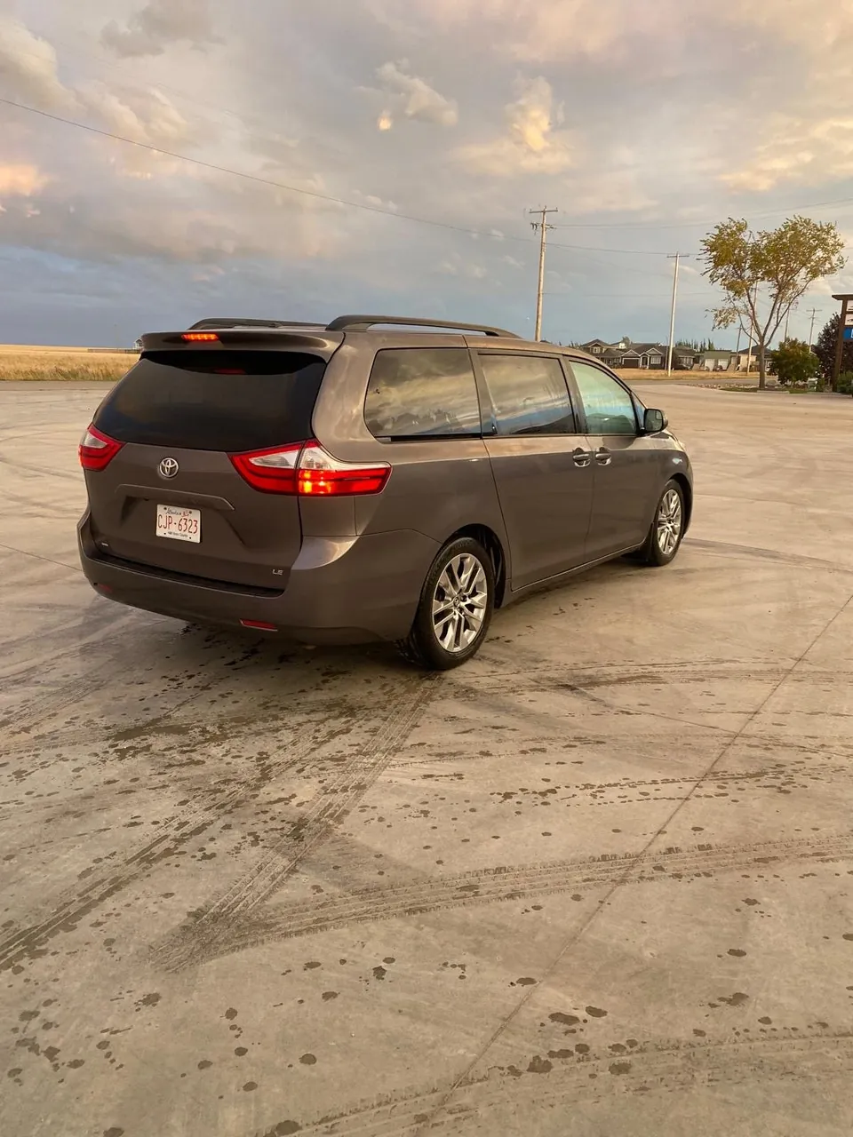 Toyota Sienna 2017 photo 2