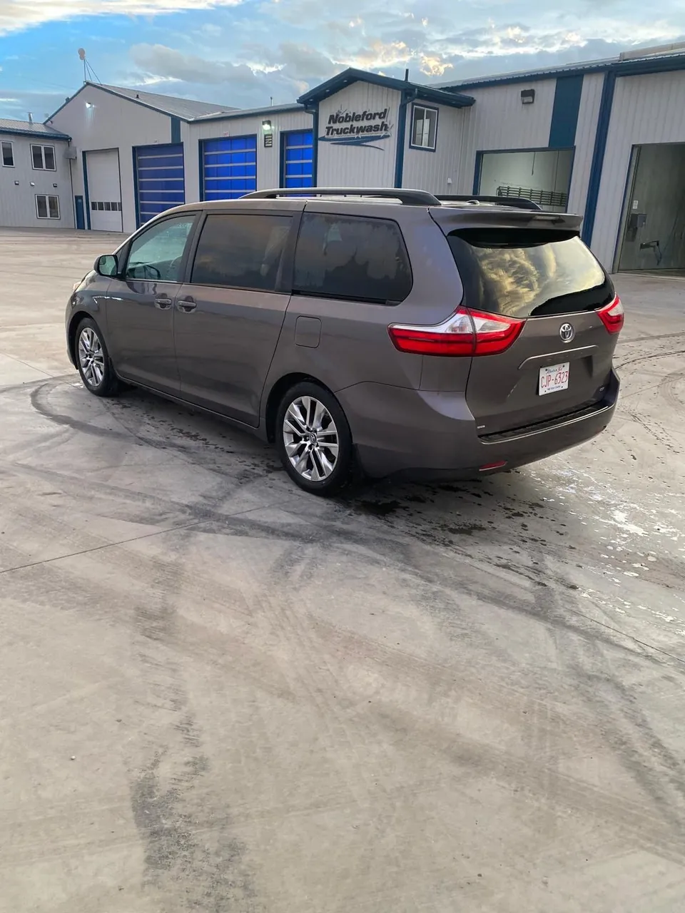 Toyota Sienna 2017 photo 3