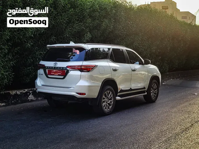 Toyota Fortuner 2024 photo 4