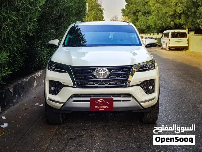 Toyota Fortuner 2024 photo 2