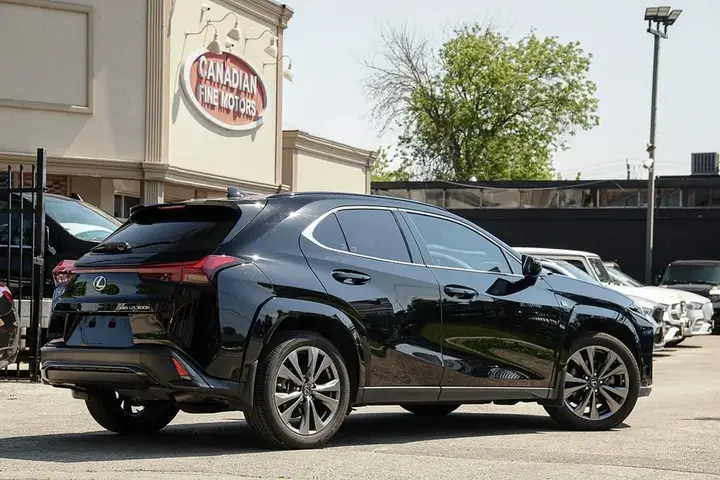 Lexus Ux 2025 photo 5