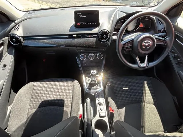 Mazda Demio 2017 photo 2