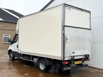 Iveco Daily 2023 photo 2