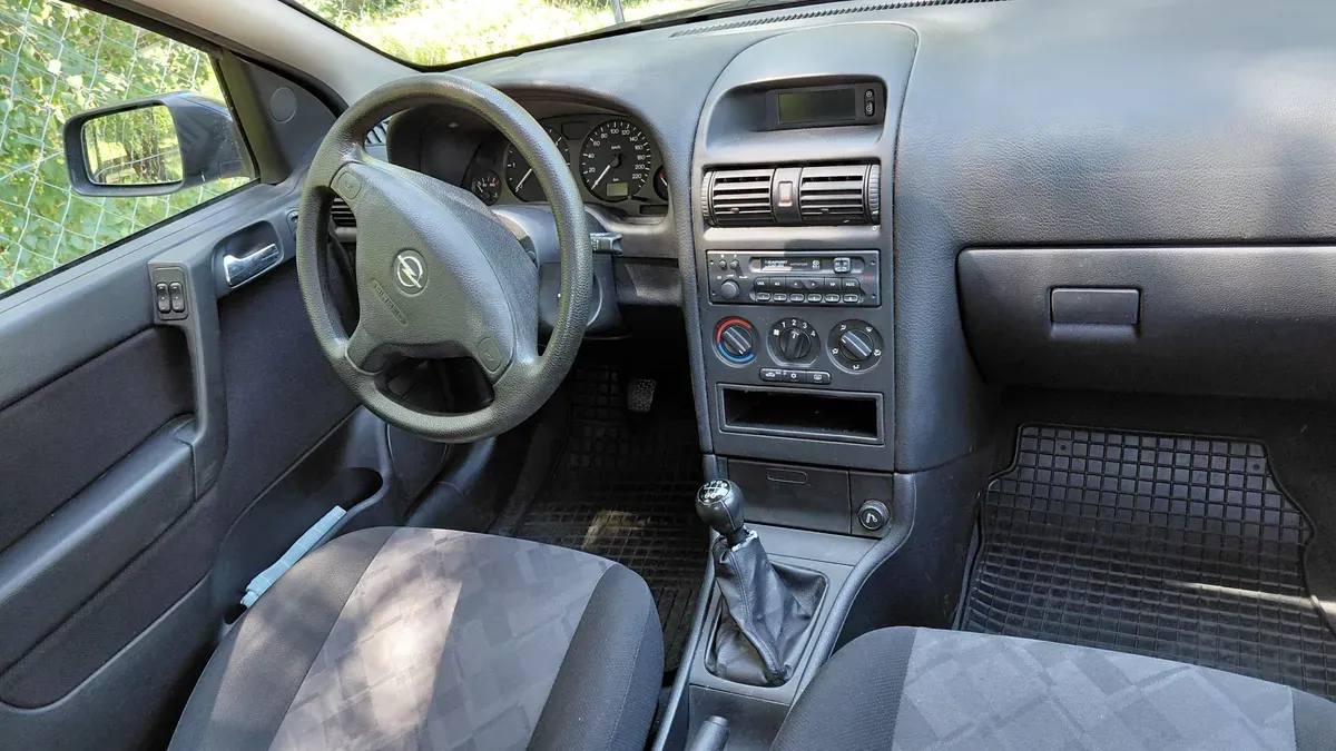 Opel Astra 2001 photo 2