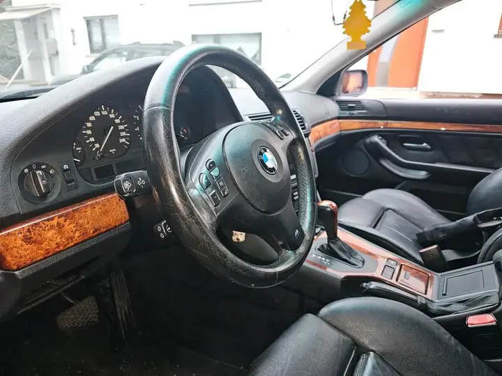 BMW 530I
