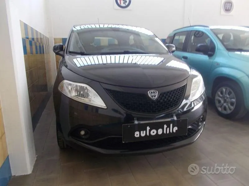 Lancia Ypsilon 2018 photo 2