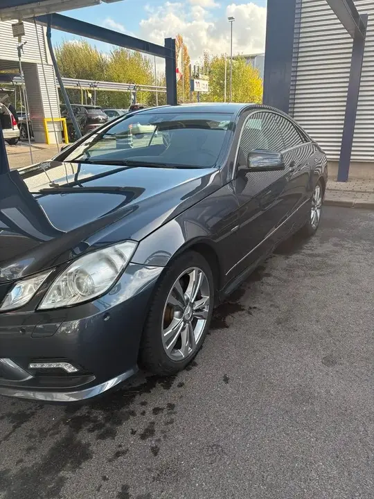 Mercedes-Benz E250