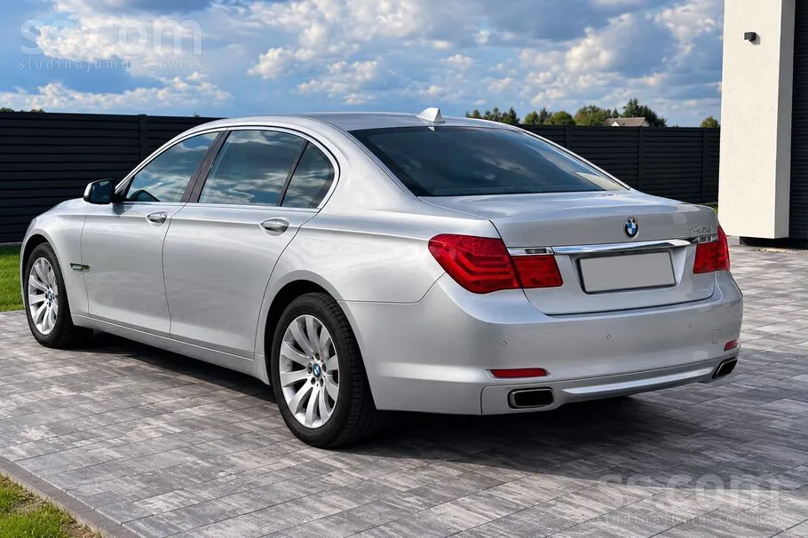 BMW 740Li 2011 photo 2