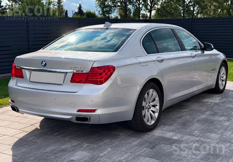 BMW 740Li 2011 photo 3