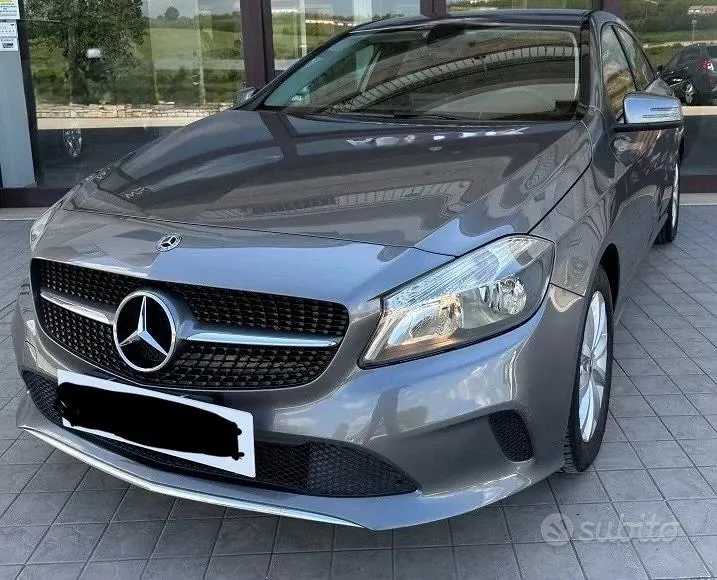 Mercedes-Benz A180