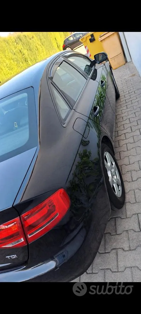 Audi A4 2011 photo 4