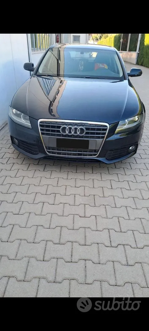 Audi A4 2011 photo 2