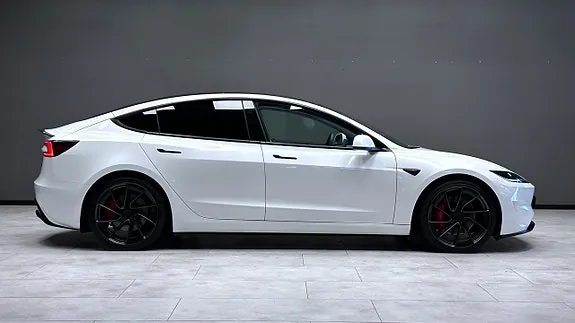 Tesla Model 3 2024 photo 5