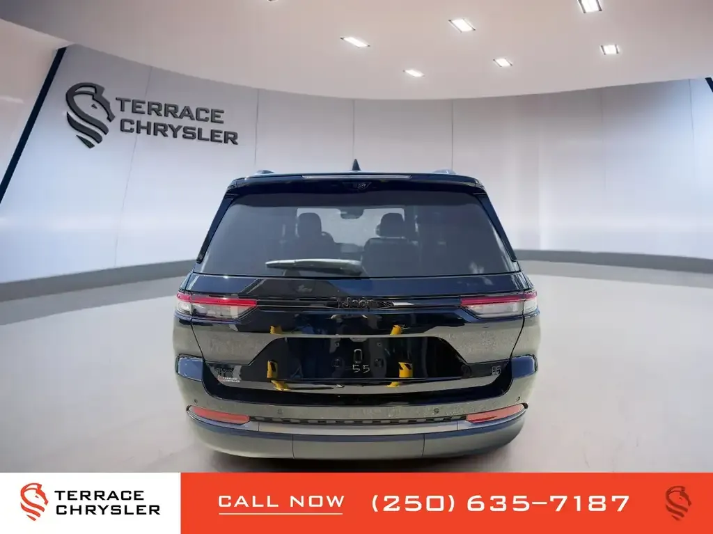 Jeep Grand Cherokee 2026 photo 4