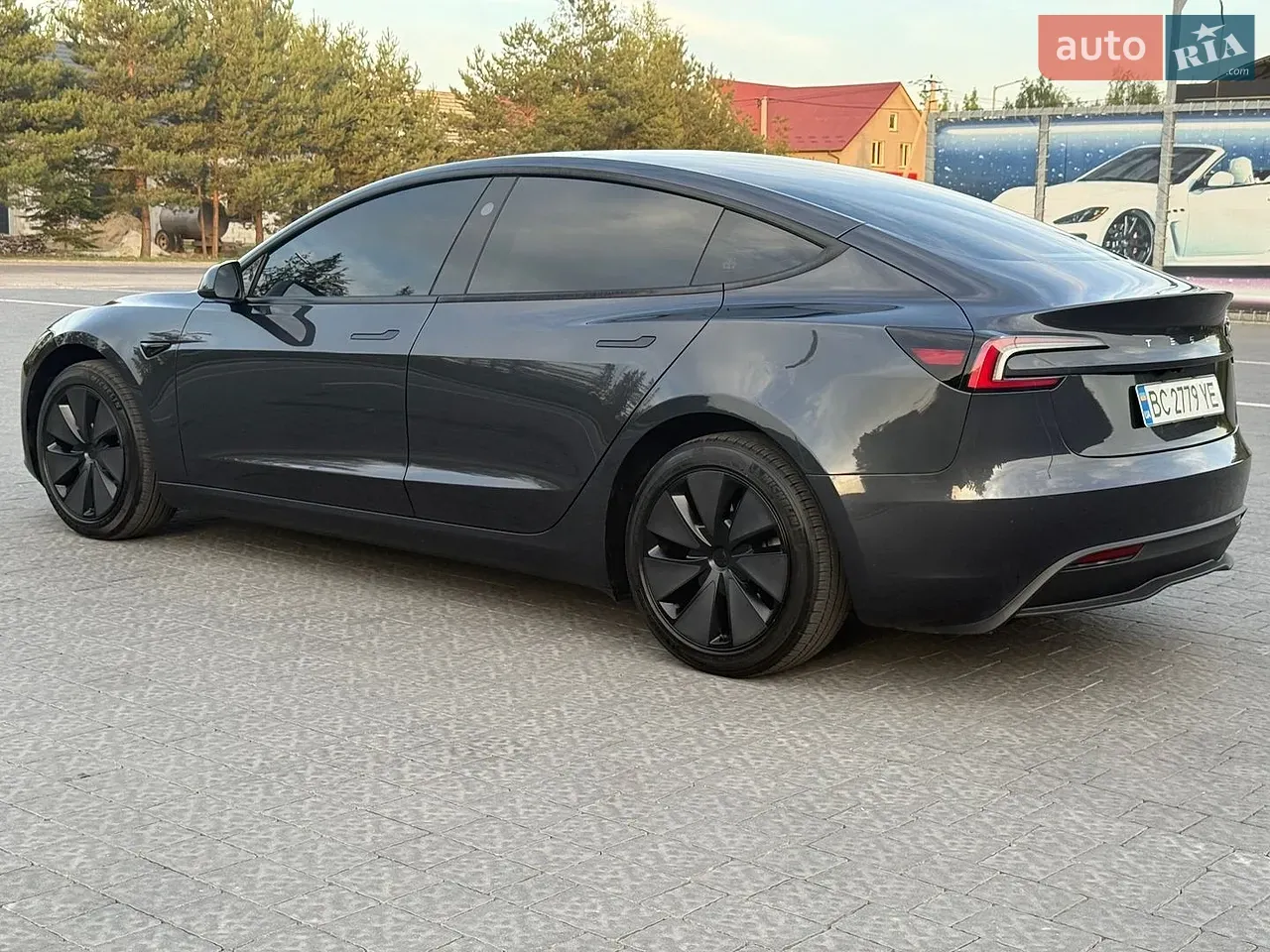 Tesla Model 3 2025 photo 3