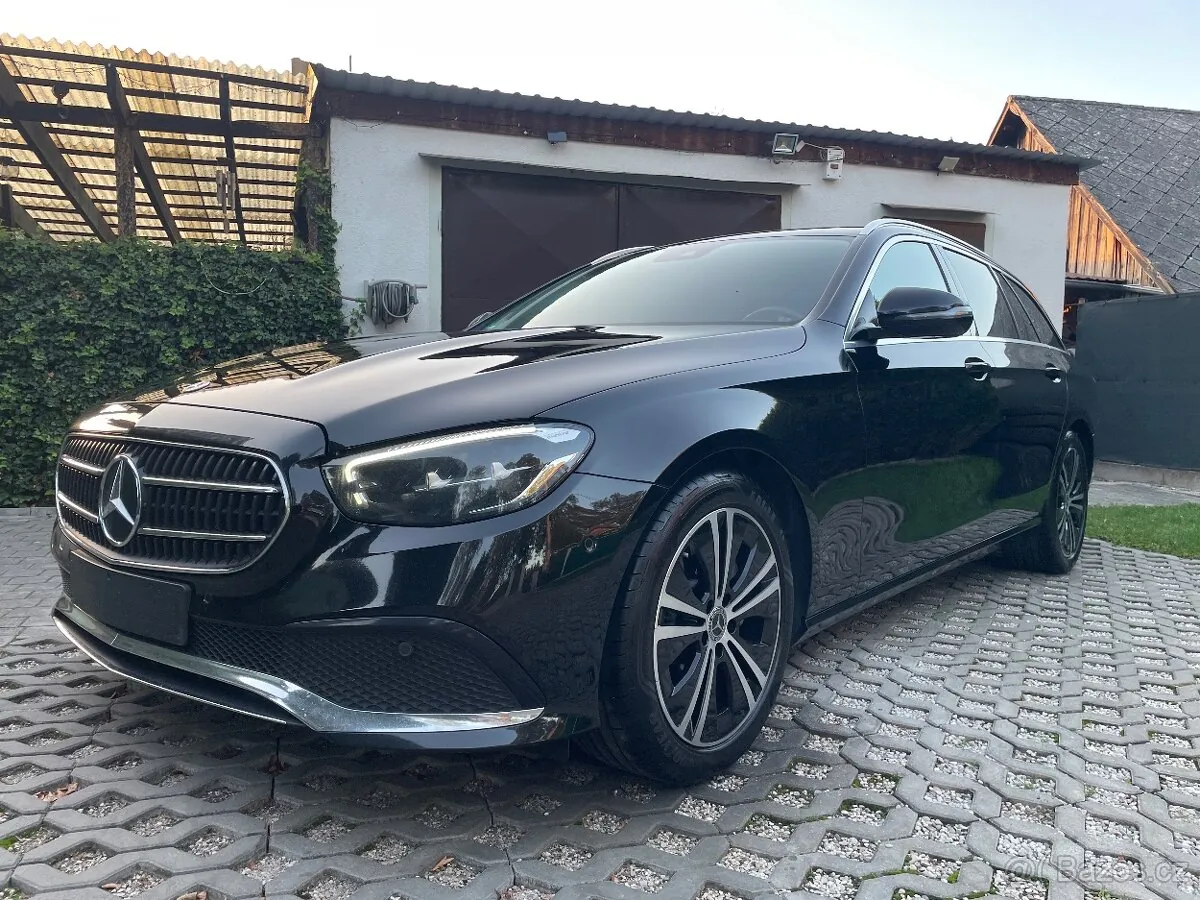 Mercedes-Benz E 220D 2023 photo 2