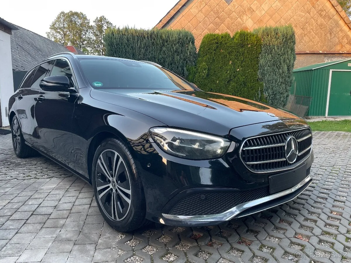 Mercedes-Benz E 220D 2023 photo 3