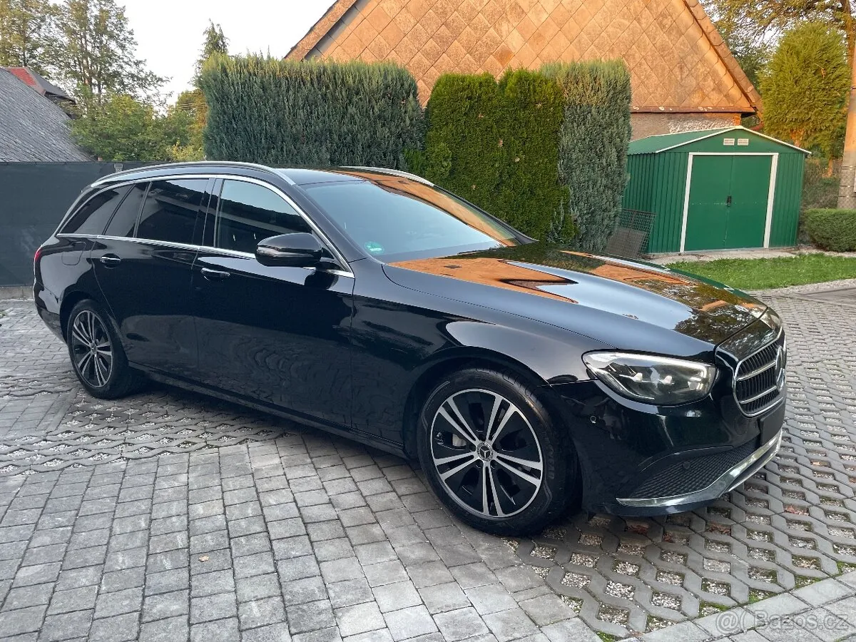 Mercedes-Benz E 220D 2023 photo 4