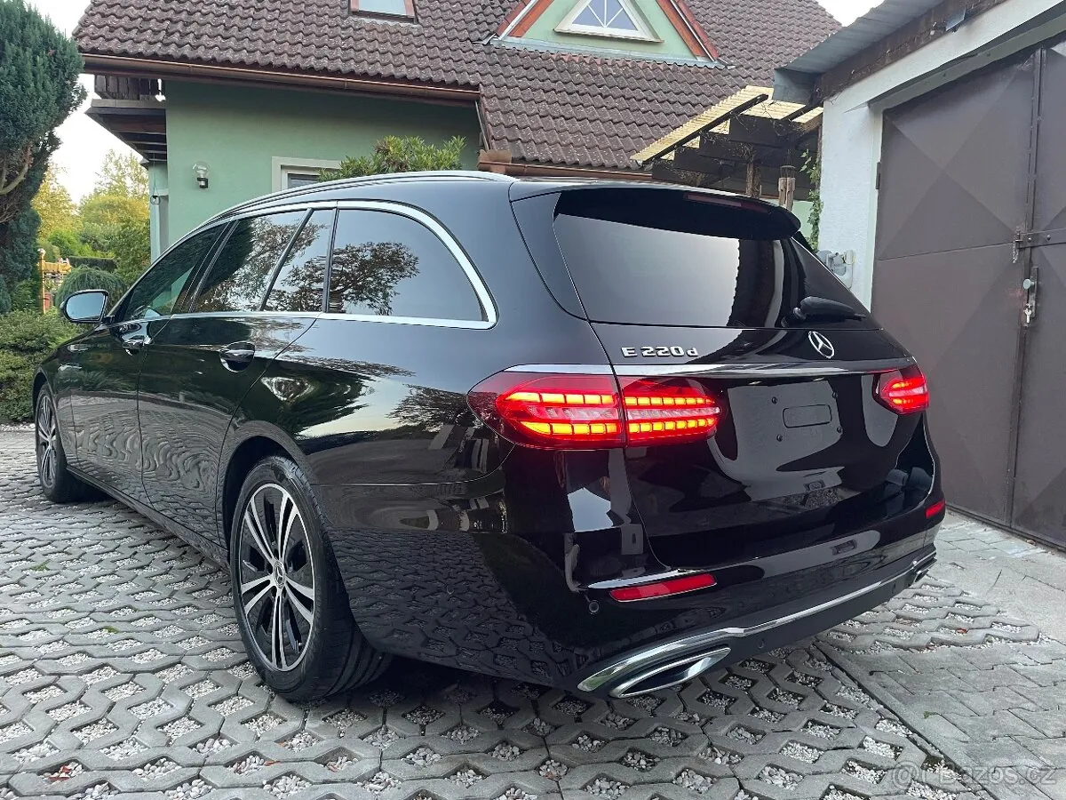 Mercedes-Benz E 220D 2023 photo 5