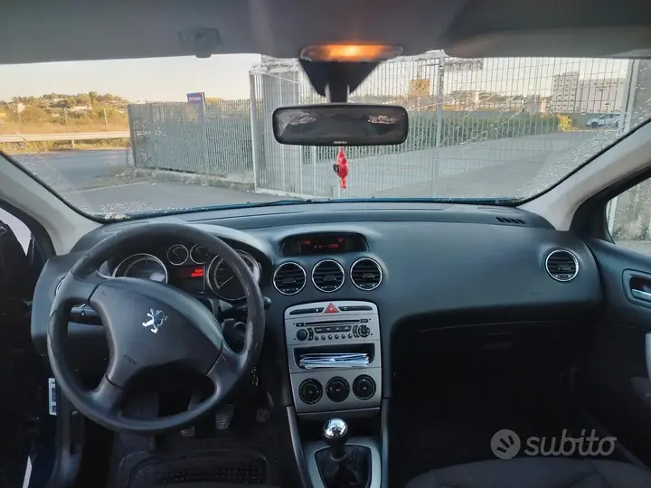 Peugeot 308 2008 photo 4