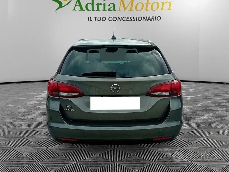 Opel Astra 2021 photo 4